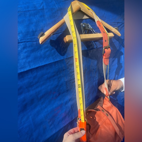 Genuine leather cross body hippie handbag NINE WEST New with tags - Picture 2 of 13